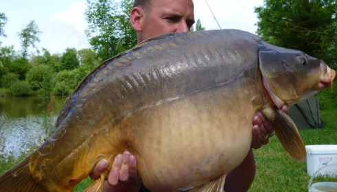 A 37 lb 9 oz carp from Villefond, Jun 2012