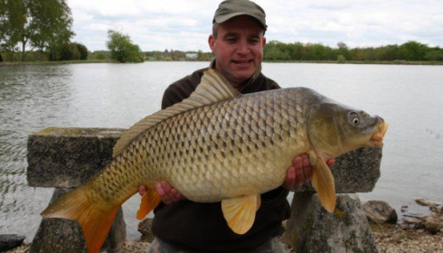 A 22 lb 4 oz carp from Vincons, Dan, May 2009