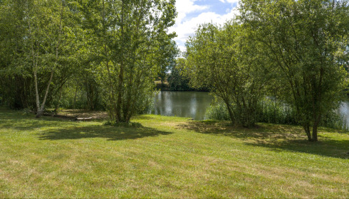 Plump Lake, Carp Fishing Holiday in France, lake photo 16