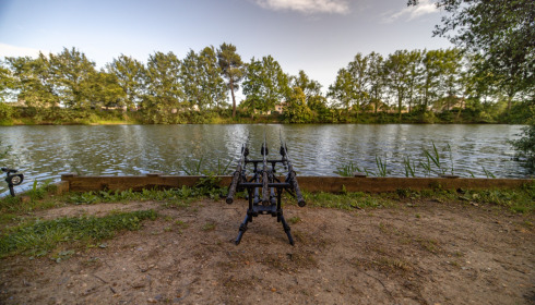 Plump Lake, Carp Fishing Holiday in France, lake photo 9