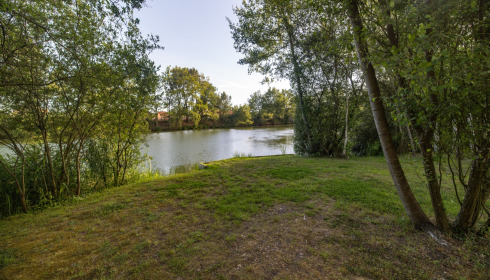 Plump Lake, Carp Fishing Holiday in France, lake photo 17