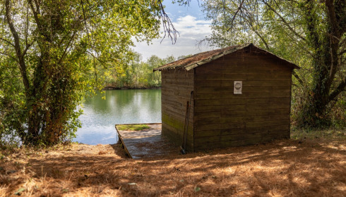 Villefond, Carp fishing in France, Optional cabin at swim 8