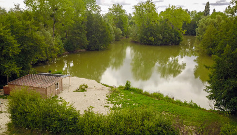 Le Repaire, Carp Fishing France with Lodge, lake photo 8