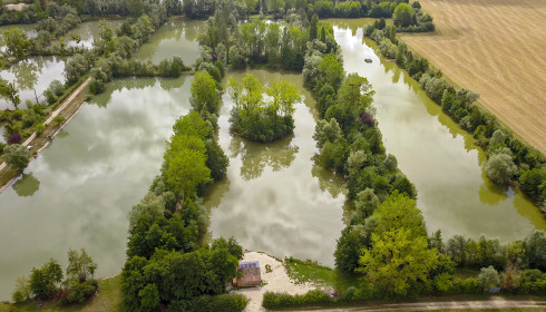 Le Repaire, Carp Fishing France with Lodge, lake photo 1