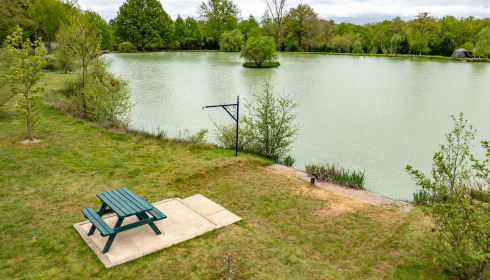 Maniere, Carp fishing in France with accommodation, lake photo 3