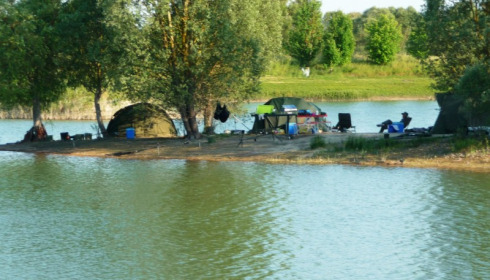 Beaurepaire, Carp lakes near Calais, lake photo 28