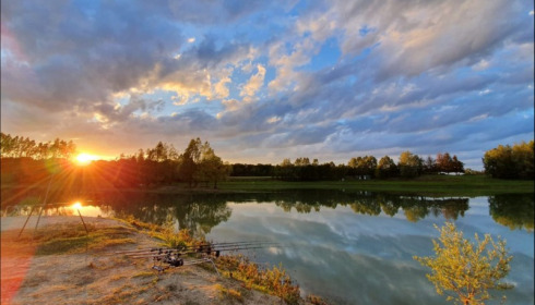 Beaurepaire, Carp lakes near Calais, lake photo 2