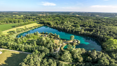 Golden Carp Lake, Big Carp Fishing France with a Social Lodge, lake photo 3