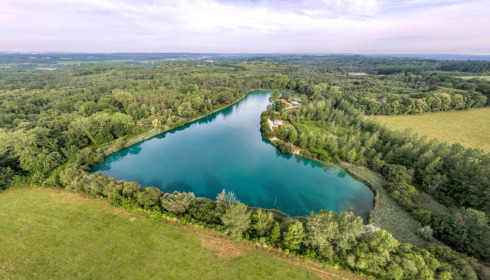 Golden Carp Lake, Big Carp Fishing France with a Social Lodge, lake photo 12