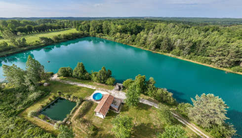 Golden Carp Lake, Big Carp Fishing France with a Social Lodge, Angler's Lodge Facilities