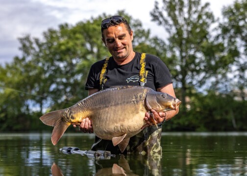 Plump Lake - Carp Fishing Holiday in France - photo 1
