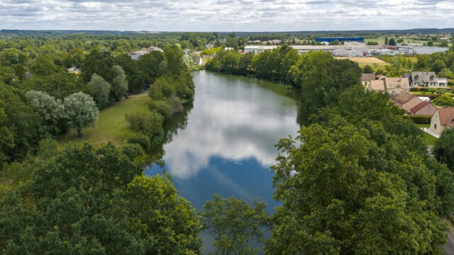 Plump Lake - Carp Fishing Holiday in France - photo 9