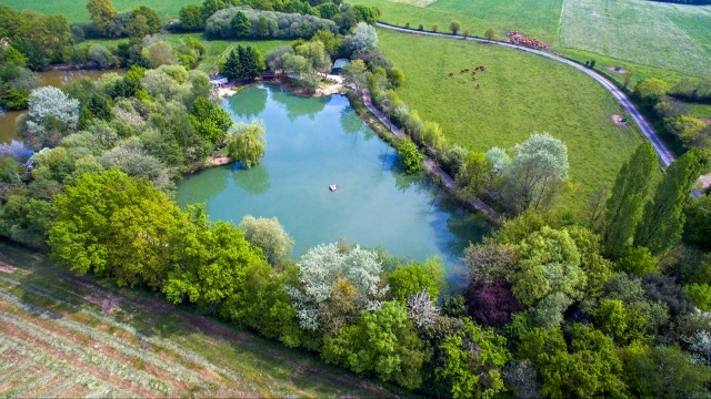 Eau De Vie South - Carp Fishing France with Unique Railway Cabin - photo 2
