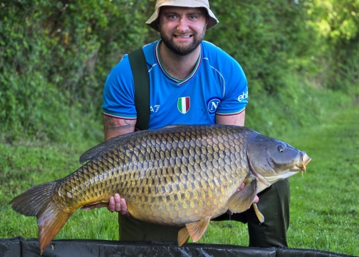 Carrouge - Social Carp Fishing Holidays - photo 6