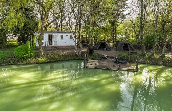 Eau De Vie North - Exclusive Carp Fishing Holiday in France - photo 2