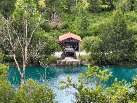 Golden Carp Lake - Big Carp Fishing France with a Social Lodge - photo 5