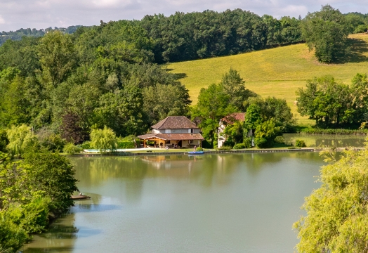 Mas Bas Main Lake - Carp fishing in France with accommodation - photo 1