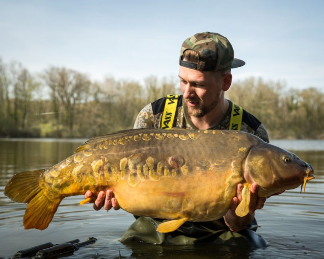 Brocard Small carp fishing lake in France – photo 4