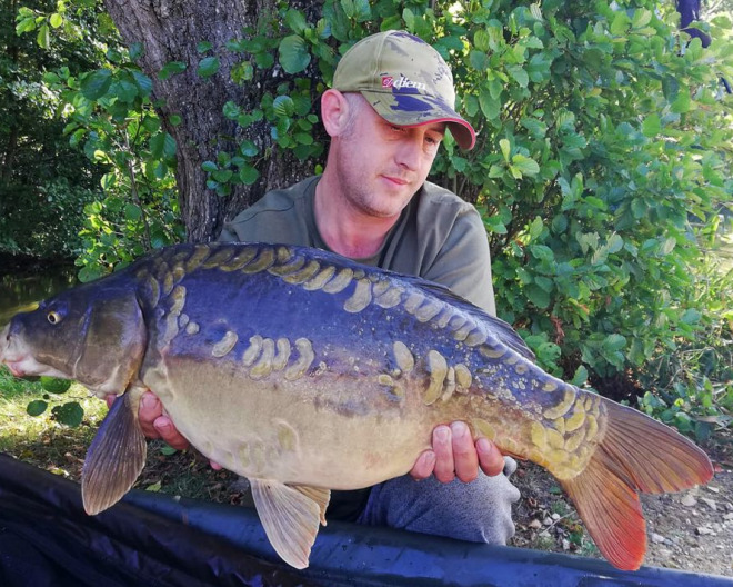 Autels carp fishing lake in France – photo 6