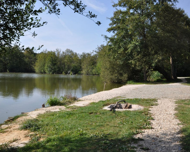 Autels carp fishing lake in France – photo 4
