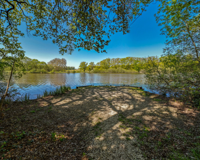 Brie carp fishing lake in France – photo 4