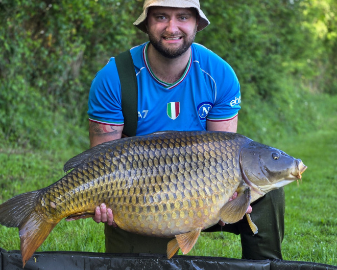 Carrouge carp fishing lake in France – photo 6