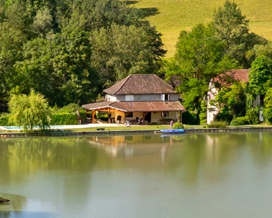 Carp Fishing Lakes With Accommodation
