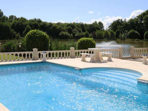 Fishing Lakes With Swimming Pools