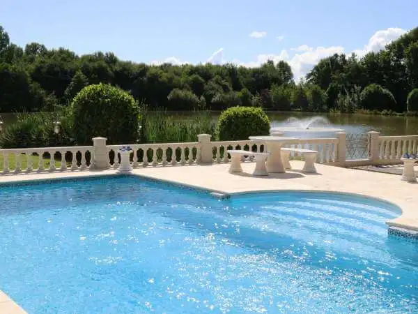 Fishing Lakes With Swimming Pools